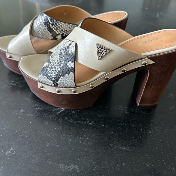 Guess Cream and Gray Platform Shoes with Exotic Print - Picture 4 of 4